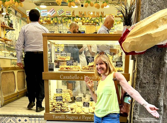Napoli Food e Street Tour: 10 Assaggi nel Centro Storico
