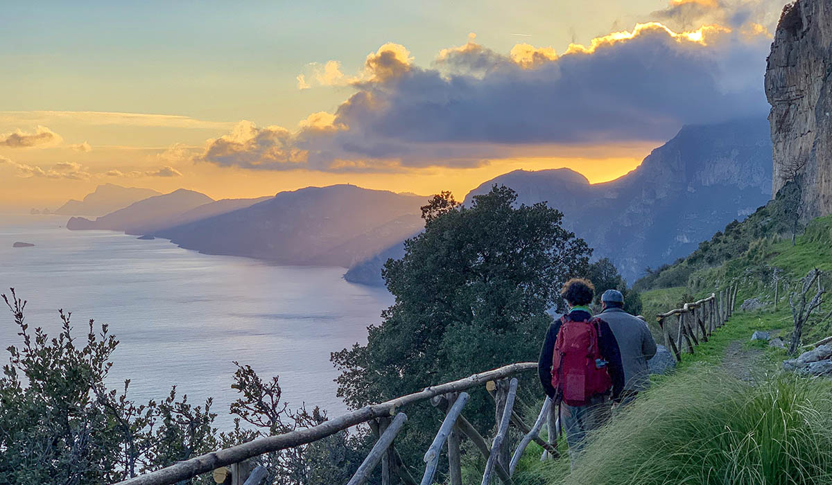 Pilgrim heroisk hovedvej Sentiero degli Dei al Tramonto • Experience Amalfi Coast